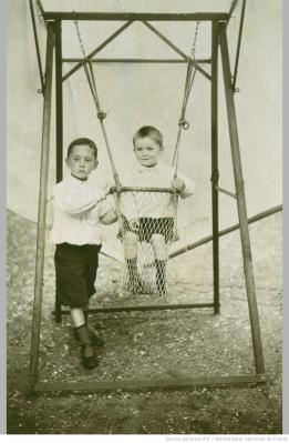 Henri Lartigue. Maurice et Jacques Lartigue (1901)