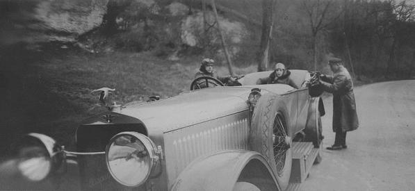 Jacques-Henri-Lartigue. Bibi, Mamie, Jean le chauffeur (1927)
